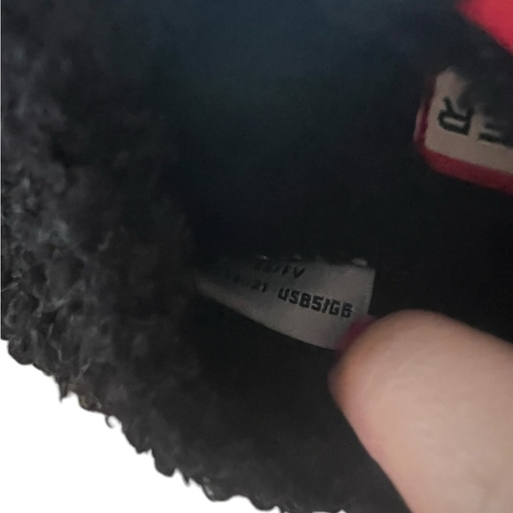 NWOB Hunter Baby Black Water Resistant Sherpa Slippers in size c5 - Picture 9 of 9